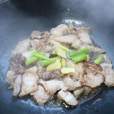 血肠怎么做好吃家常做法，血肠怎么做比较好吃（酸菜炖血肠做的对）