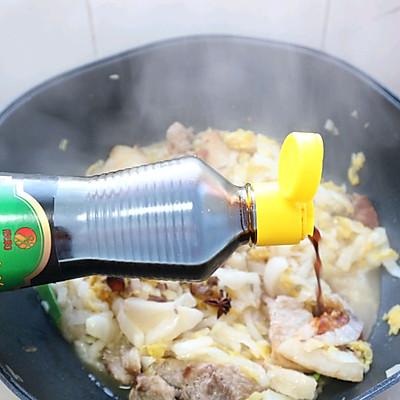 血肠怎么做好吃家常做法，血肠怎么做比较好吃（酸菜炖血肠做的对）