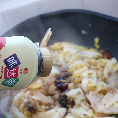 血肠怎么做好吃家常做法，血肠怎么做比较好吃（酸菜炖血肠做的对）
