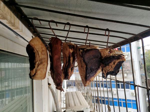酱腊肉正宗的做法，明天要上班，今天吃大餐酱腊肉