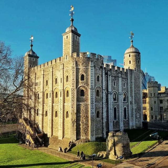 伦敦的著名景点,英国伦敦的著名景点有哪些(伦敦十二处旅游地标被这样