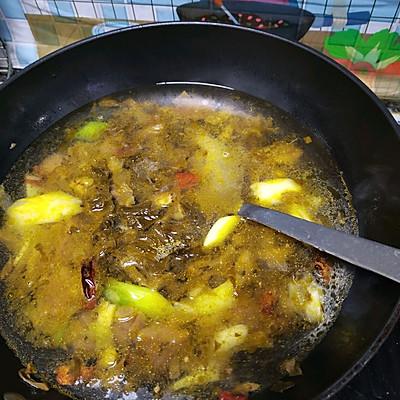 酸菜鱼里面加什么配菜好吃，酸菜鱼放什么配菜（家庭简易版酸菜鱼准没错）