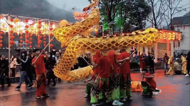 民间“耍龙灯”，关于耍龙灯的传说（丁会仁，龙灯舞狮子）