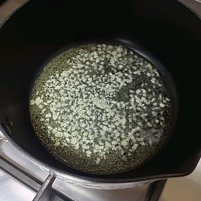 香菜拌胡萝卜丝怎么做，香菜拌胡萝卜丝怎么做好吃（吃药不如吃金针菇拌胡萝卜）