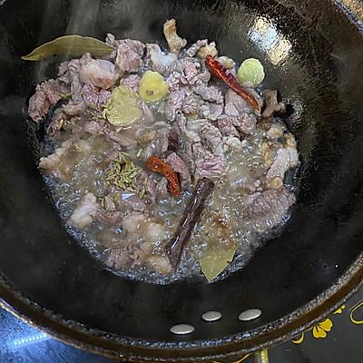 电饭锅做菜步骤，电饭锅做饭的做法（家庭版电饭煲手抓饭超美味没吃过太可惜了）