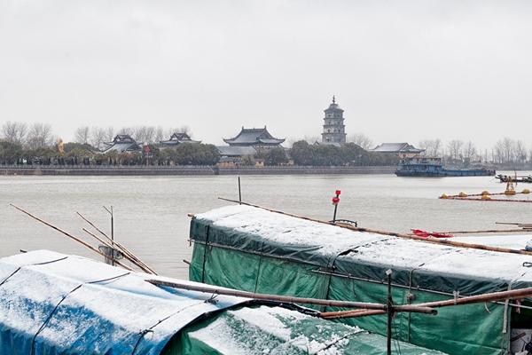 南秦雪唐元稹的古诗，南秦雪唐元稹古诗视频（跟着镜头品诗词，雪霏霏）