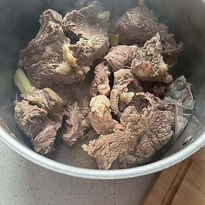 牛柳的做法，牛柳炒青椒做法（学会这道冷吃牛肉）