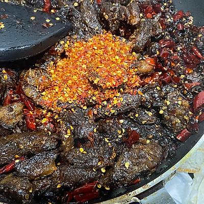 牛柳的做法，牛柳炒青椒做法（学会这道冷吃牛肉）