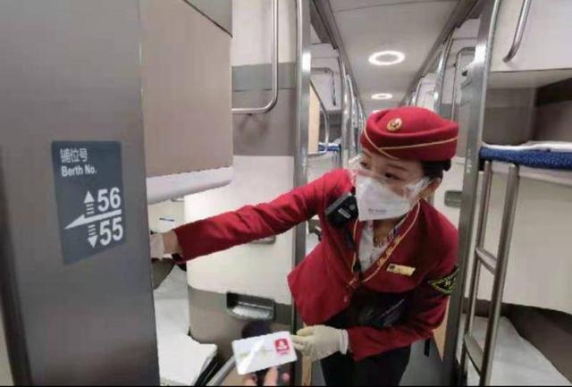 高铁有没有卧铺，动车有卧铺吗（双层卧铺高铁亮相深圳春运）