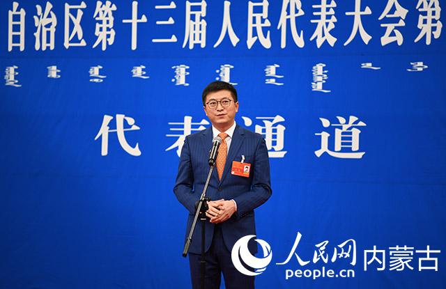 内蒙古电视台男主持人刘钦的资料，内蒙电视台蒙古族主持人（刘钦代表：讲好民族团结的故事）