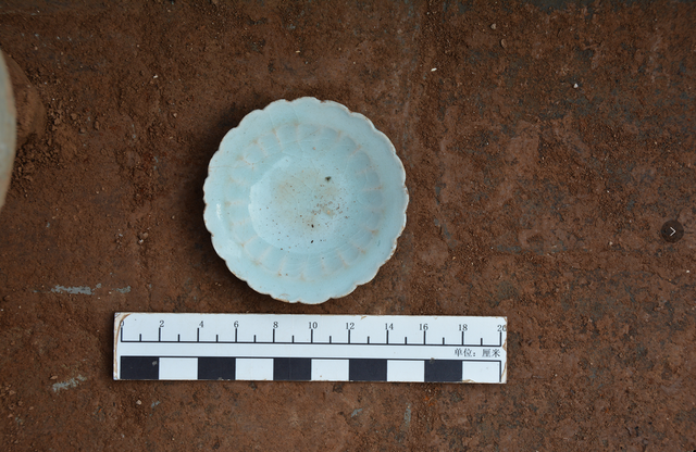 《楚汉传奇》：刘邦败逃为何丢下两个孩子，王陵公园里面的餐厅叫什么（秦始皇帝陵园外城东门的城门毁坏与火有关）