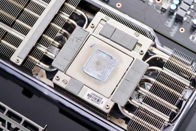 显卡温度多少是正常的，显卡80度到85正常吗（性能直指Ti世代）