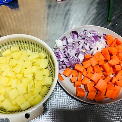 咖喱饭的家常做法，咖喱饭家常做法正宗咖喱饭怎么做（咖喱饭）