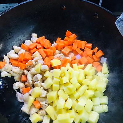 咖喱饭的家常做法，咖喱饭家常做法正宗咖喱饭怎么做（咖喱饭）