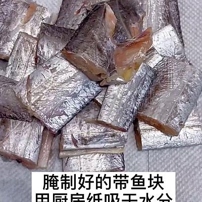 带鱼怎么做最好吃，红烧带鱼怎么做最好吃（零技巧的香煎带鱼）