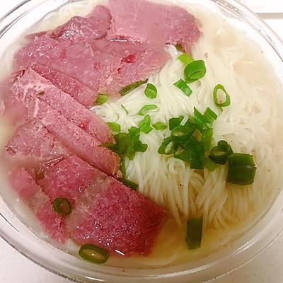 求牛肉面馆里牛肉面的做法，牛肉面的做法（大厨教你这么做牛肉面）
