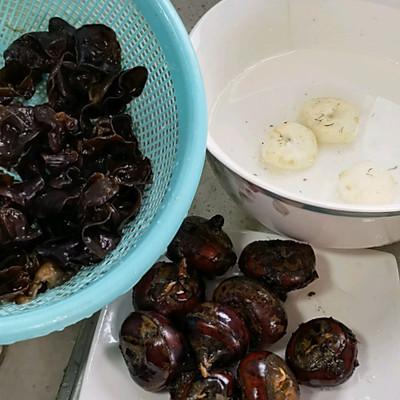 荸荠怎么做好吃，荸荠怎么吃好吃（都在这道荸荠炒木耳里）