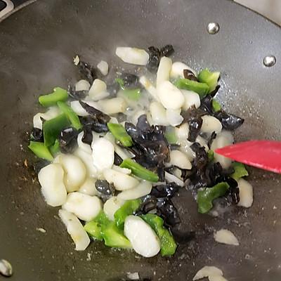 荸荠怎么做好吃，荸荠怎么吃好吃（都在这道荸荠炒木耳里）