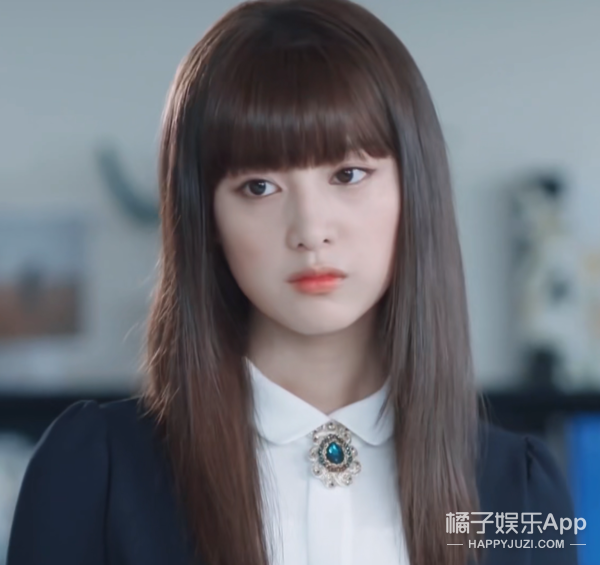 甜妹田曦薇，微信头像，甜妹田曦薇（迪丽热巴扛不住齐刘海）