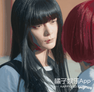 甜妹田曦薇，微信头像，甜妹田曦薇（迪丽热巴扛不住齐刘海）