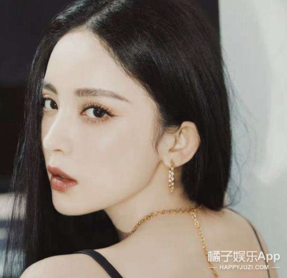甜妹田曦薇，微信头像，甜妹田曦薇（迪丽热巴扛不住齐刘海）