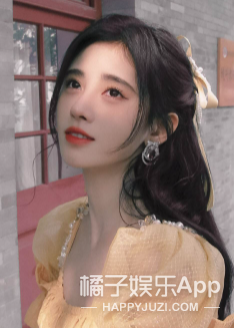 甜妹田曦薇，微信头像，甜妹田曦薇（迪丽热巴扛不住齐刘海）