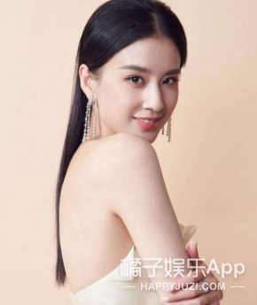 甜妹田曦薇，微信头像，甜妹田曦薇（迪丽热巴扛不住齐刘海）