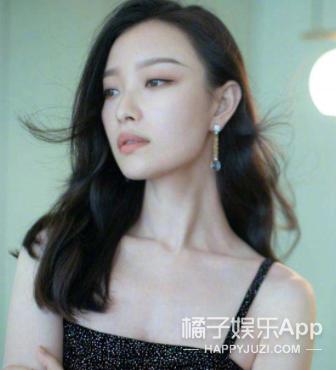 甜妹田曦薇，微信头像，甜妹田曦薇（迪丽热巴扛不住齐刘海）
