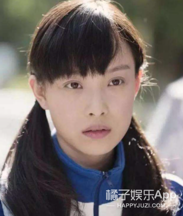 甜妹田曦薇，微信头像，甜妹田曦薇（迪丽热巴扛不住齐刘海）