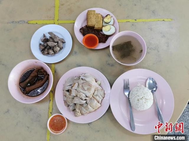 海南鸡饭蘸料怎么做，海南与“南洋”隔空共品家乡“鸡饭”年味