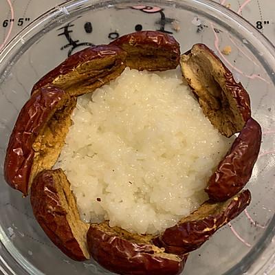 糯米要泡多久能蒸熟，糯米要泡多久能蒸熟吃（八宝饭）