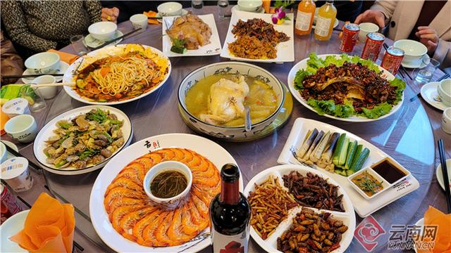 中国春节吃什么，中国传统节日春节吃什么（组图丨又是一年除夕到）