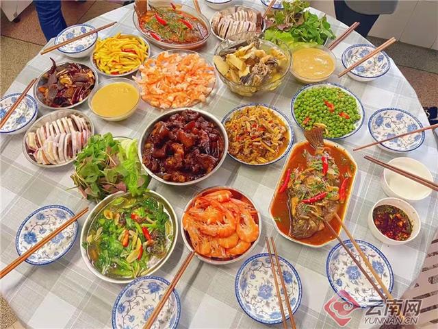 中国春节吃什么，中国传统节日春节吃什么（组图丨又是一年除夕到）