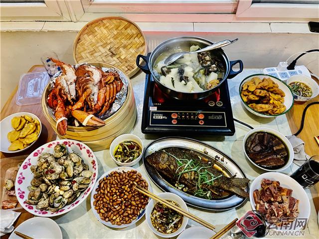 中国春节吃什么，中国传统节日春节吃什么（组图丨又是一年除夕到）