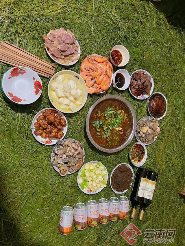 中国春节吃什么，中国传统节日春节吃什么（组图丨又是一年除夕到）