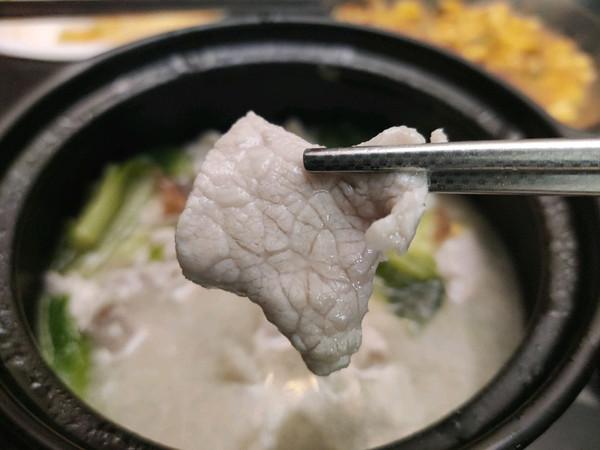 四川滑肉汤的做法是什么，四川正宗滑肉汤的做法图片（大厨教你这么做水煮滑肉片）