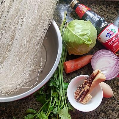 怎么炒芹菜粉，怎么炒芹菜粉条（因为它我都爱上做饭了）