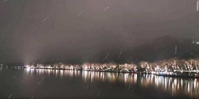 雪的密度是多少，雪的密度是多少kg每立方米（它们都是一样的雪吗）