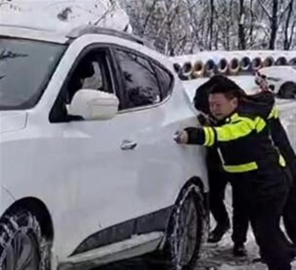 风雨中是你的身影，风雨中是你的身影歌词（风雪里，他们的身影真可爱）