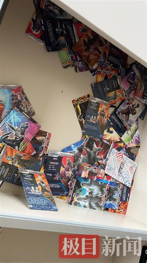 世界上最贵的奥特曼卡片，最值钱奥特曼卡片有哪些（10岁男孩花万元买奥特曼卡片）