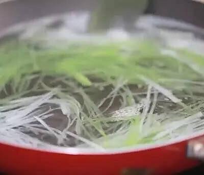 海螃蟹怎么做好吃，清蒸海蟹怎么做（加拿大雪蟹北极虾海鲜粥）