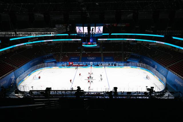 冰球由什么制成，冰球运动起源及作用_冰球一般是由什么制成的（冬奥会冰球场上的“冷知识”）