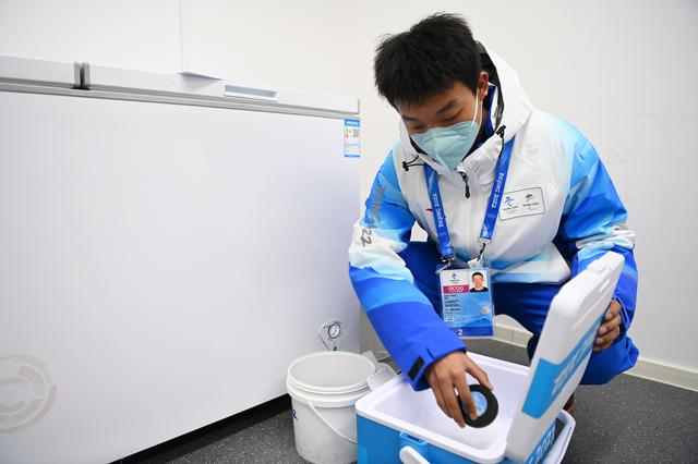 冰球由什么制成，冰球运动起源及作用_冰球一般是由什么制成的（冬奥会冰球场上的“冷知识”）