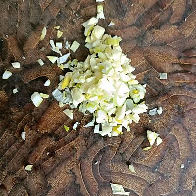 西兰花和什么搭配最好，炒菜西兰花和什么搭配好（香菇西蓝花这样做，才好吃哦）