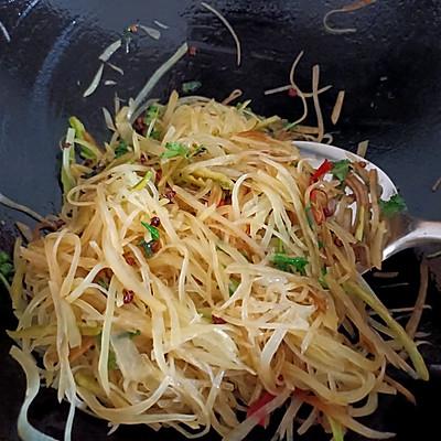 土豆丝怎么做好吃，凉拌土豆丝怎么做好吃（炝拌土豆丝这样做更好吃）