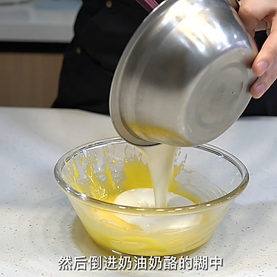 超火轻芝士蛋糕教程，烤轻芝士蛋糕（一口下去就像咬在云朵上一样）