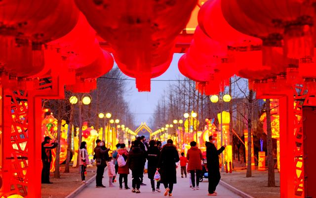 一步之遥什么意思，一步之遥的意思是什么（灯谜，藏在市井里的无声烟火）