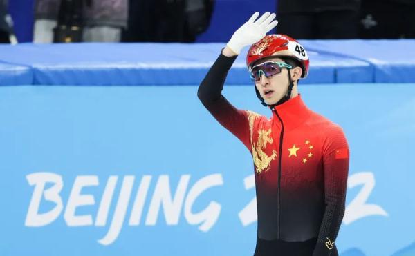 武大靖破世界纪录，2022年冬奥会首金短道速滑武大靖（记住武大靖这个名字）
