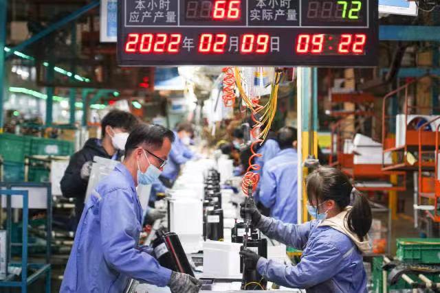 家电维修店工资怎么算 珠三角家电大厂技工月薪最高涨至8500元，但年轻人更难招了