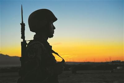 东北话坐蜡是什么意思，坐蜡烛台是什么意思（从军营习俗感悟高原军人家国情）